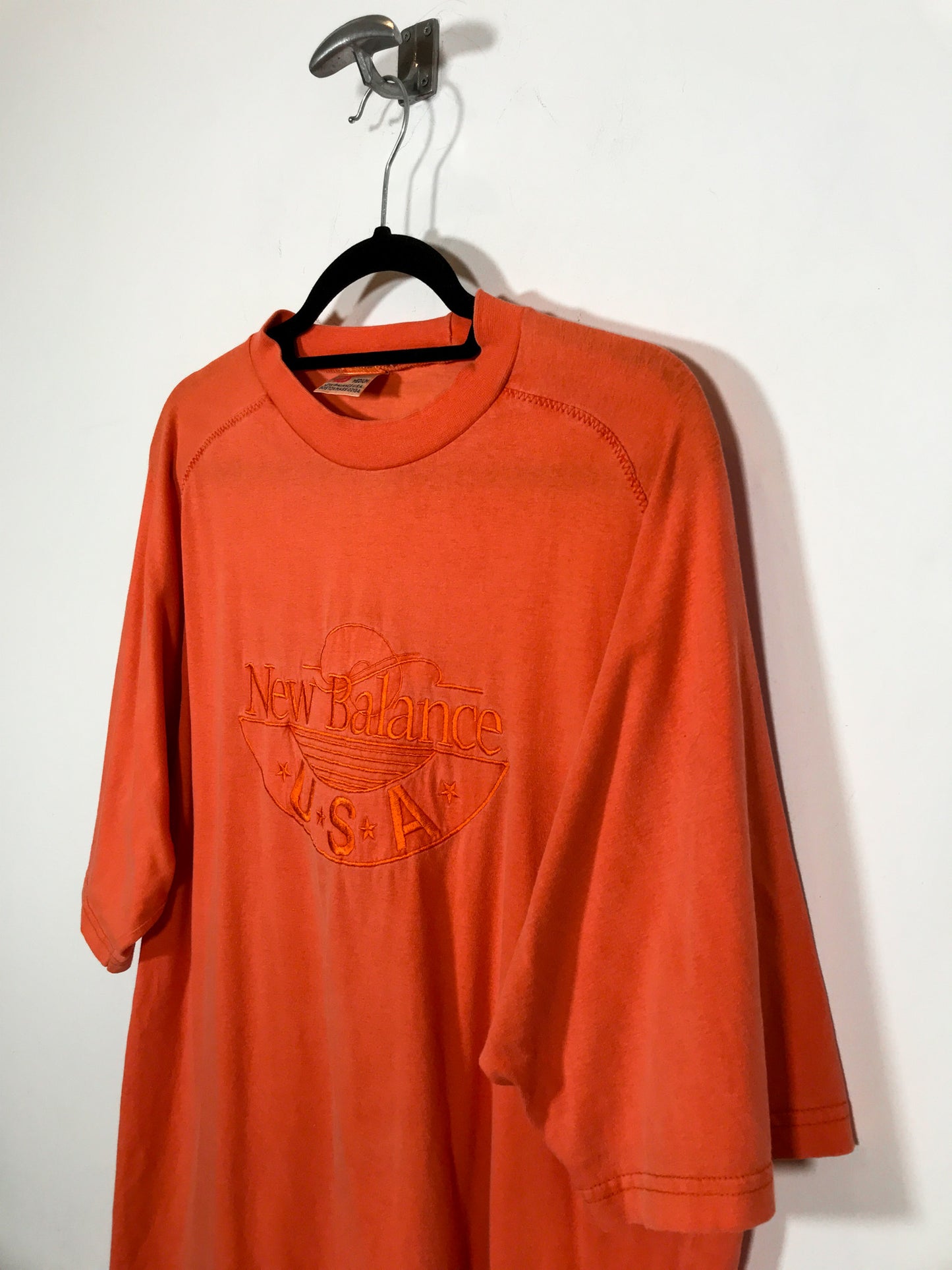 Camiseta New Balance - Talla L - Caramelo Vintage