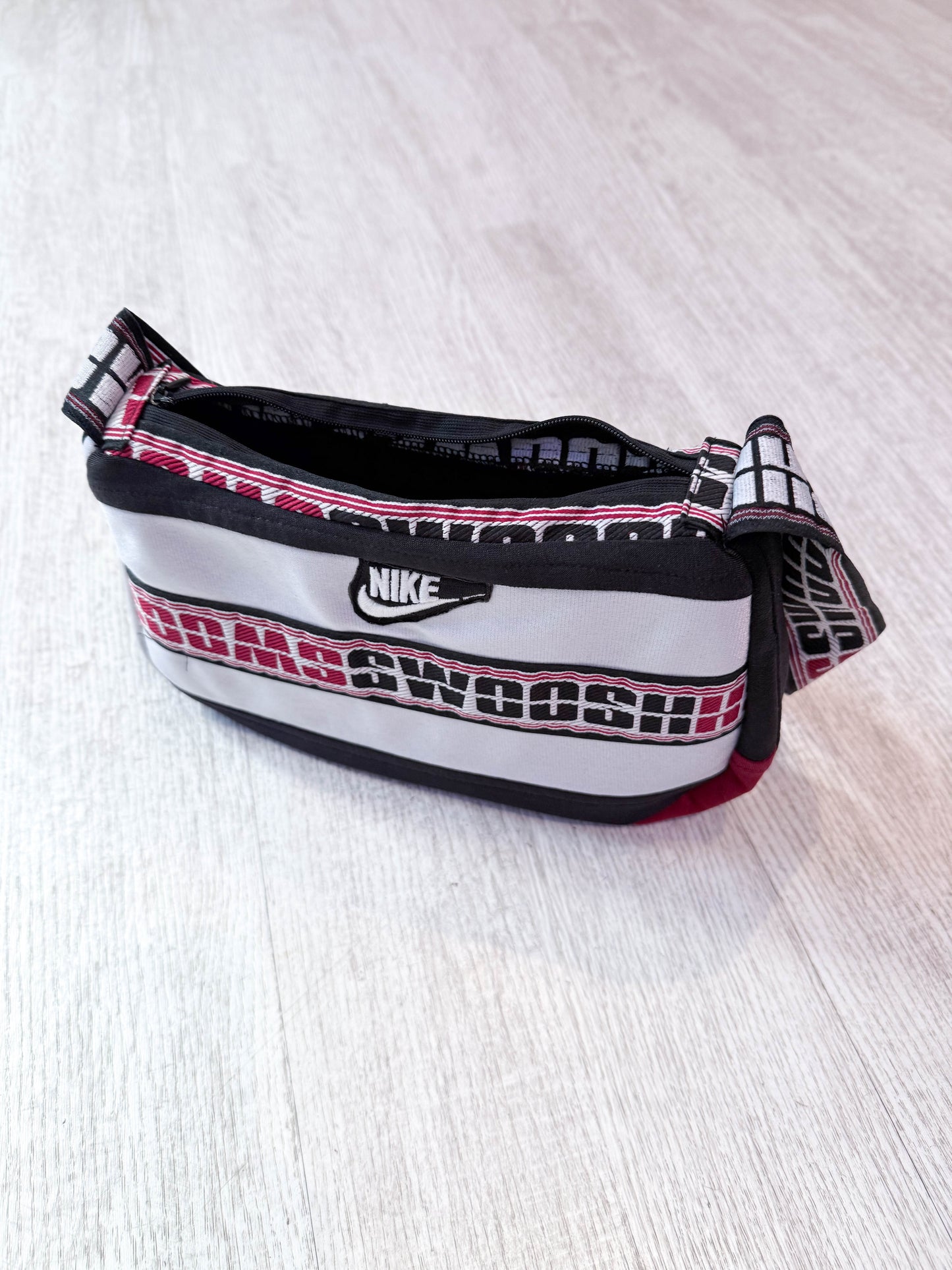 Bolso Nike reworked hecho a mano