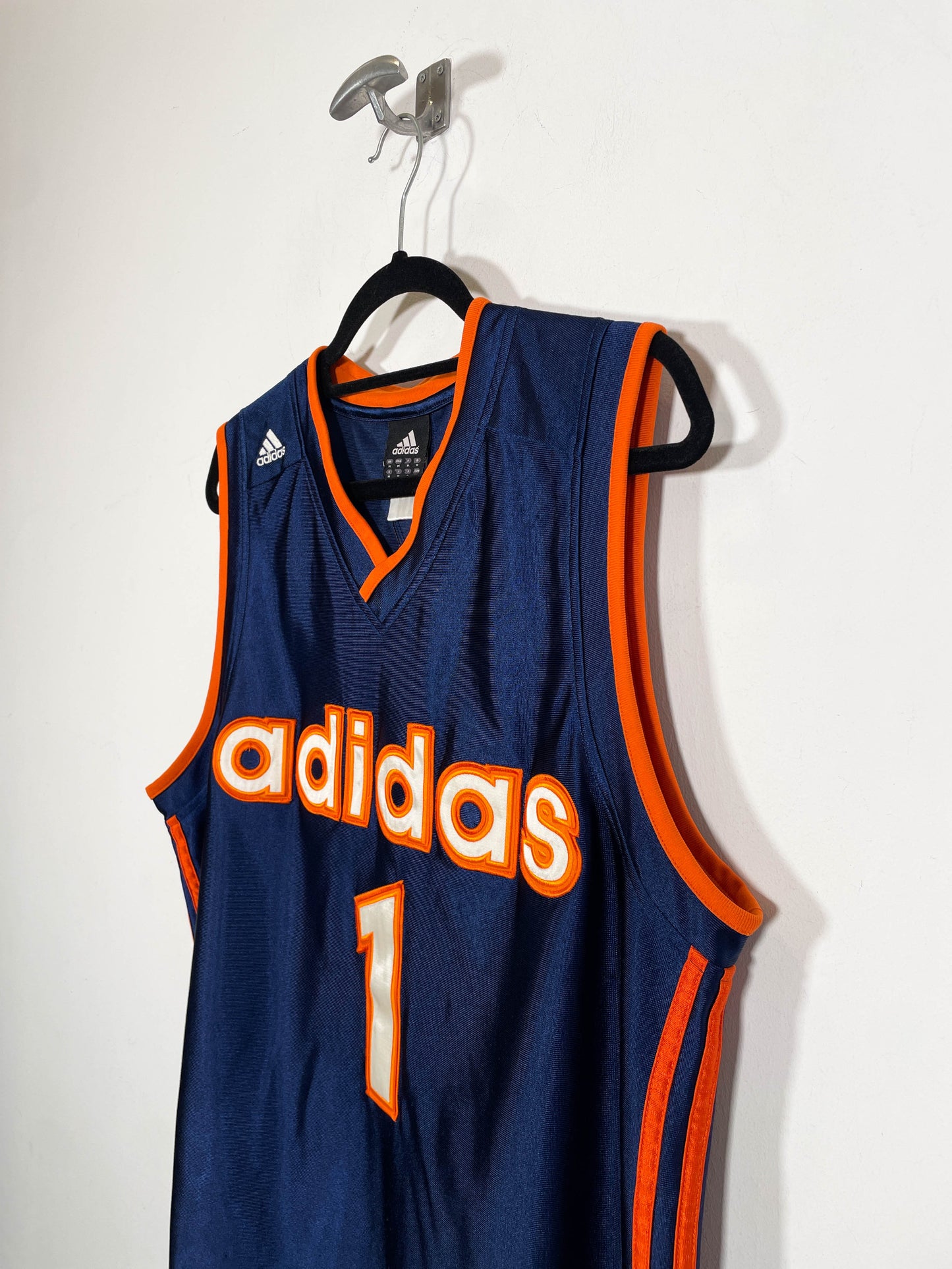 Camiseta Adidas Basketball - Talla M