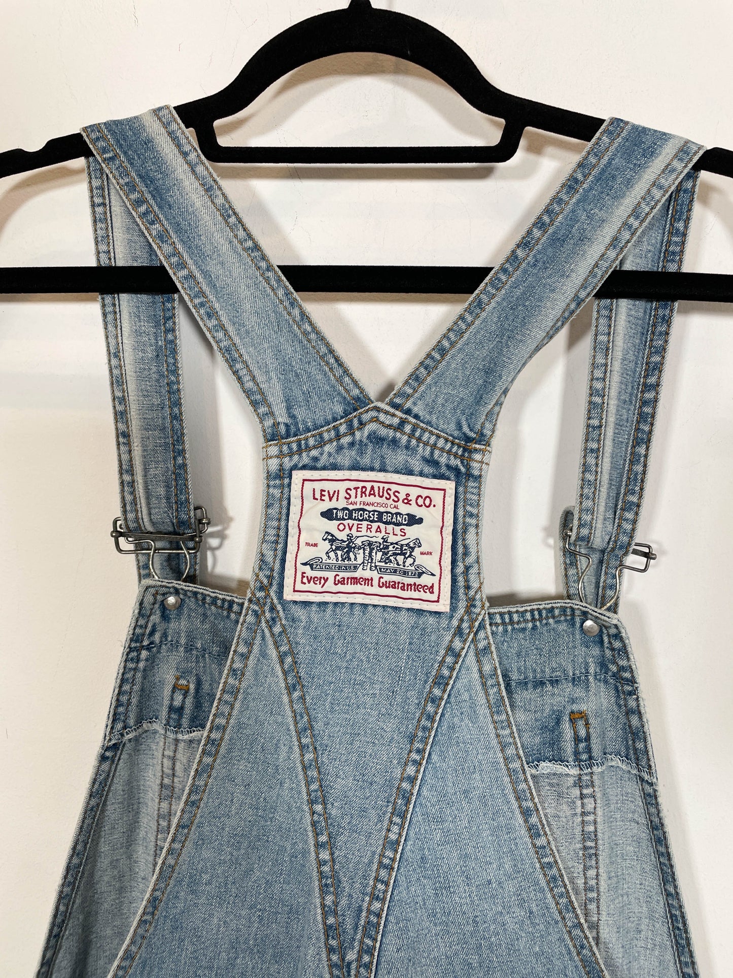 Peto vaquero Levi's etiqueta blanca - Talla M/L