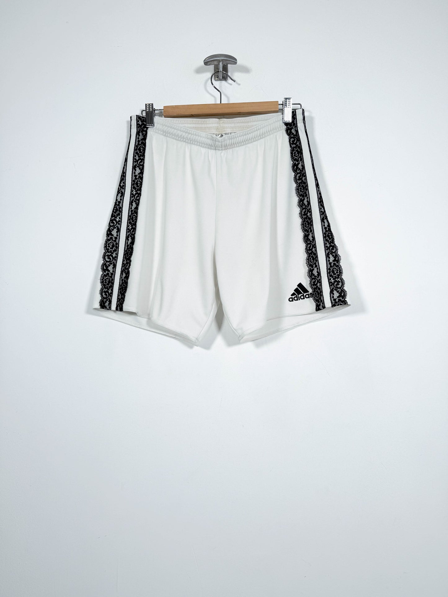 Short Adidas con puntilla - Talla M
