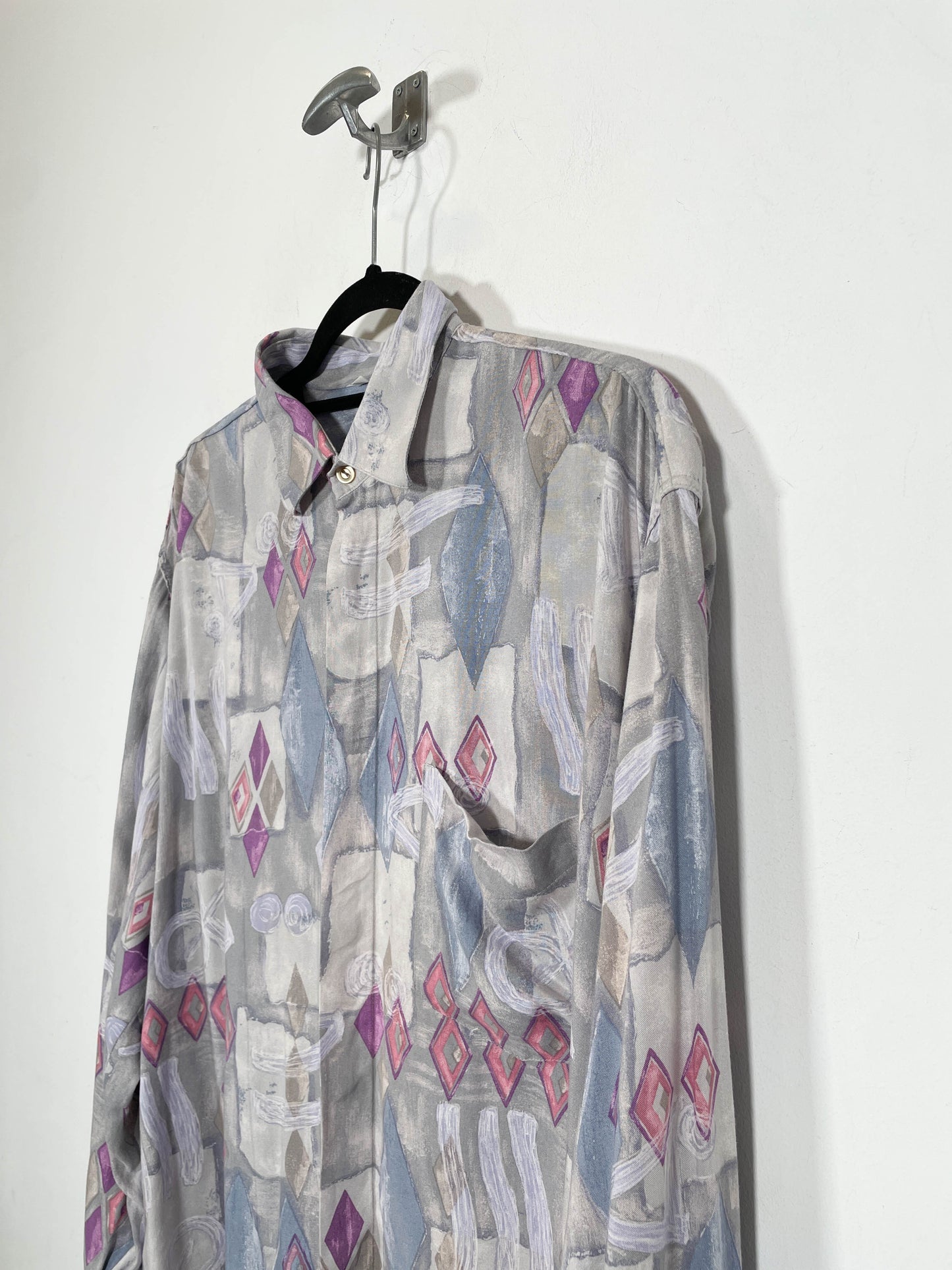 Camisa Logos - Talla L